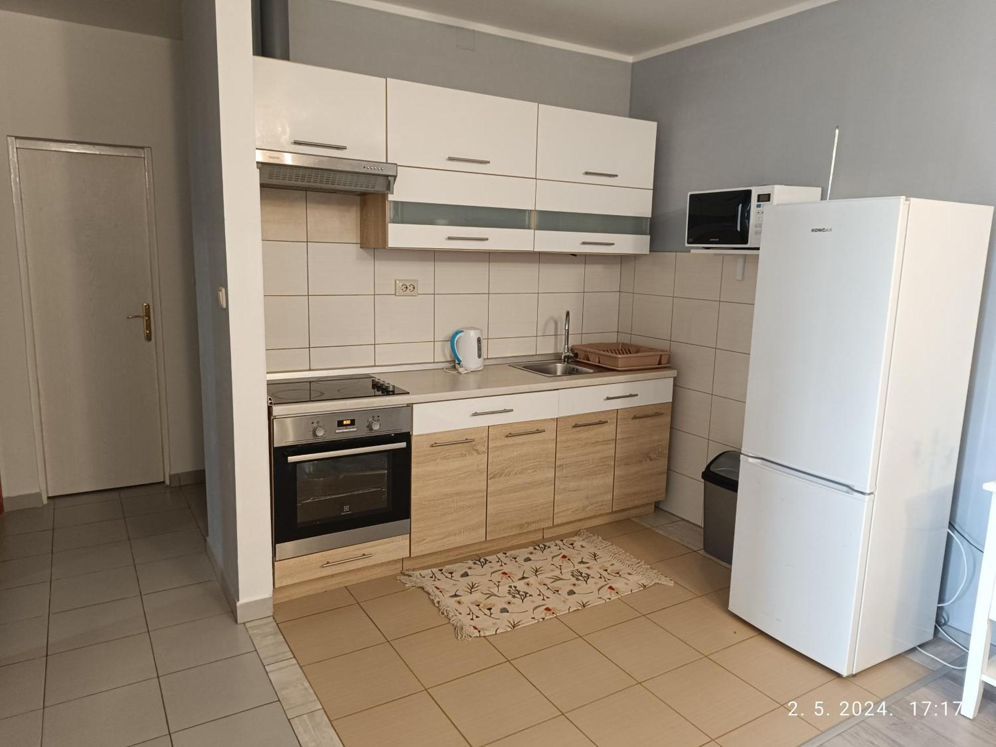Appartamento Leonica Omiš Esterno foto