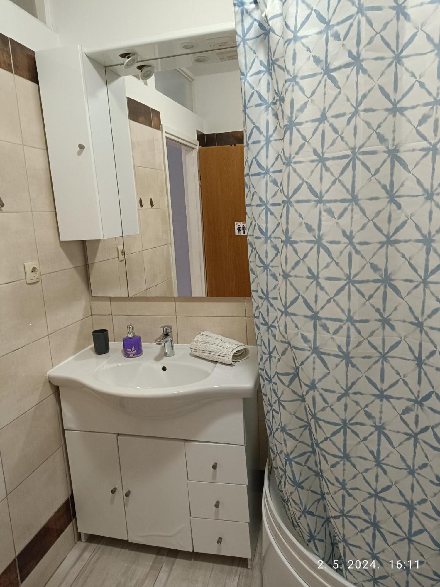 Appartamento Leonica Omiš Esterno foto