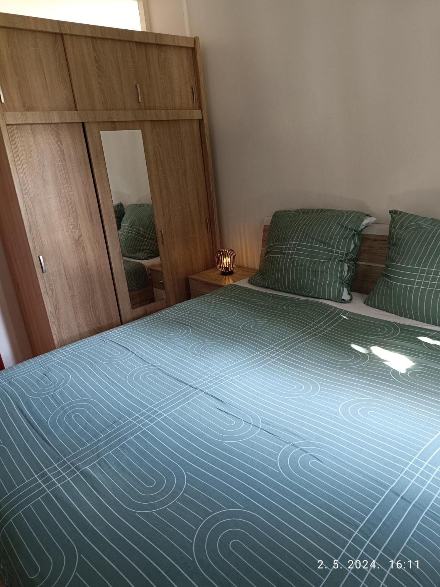 Appartamento Leonica Omiš Esterno foto