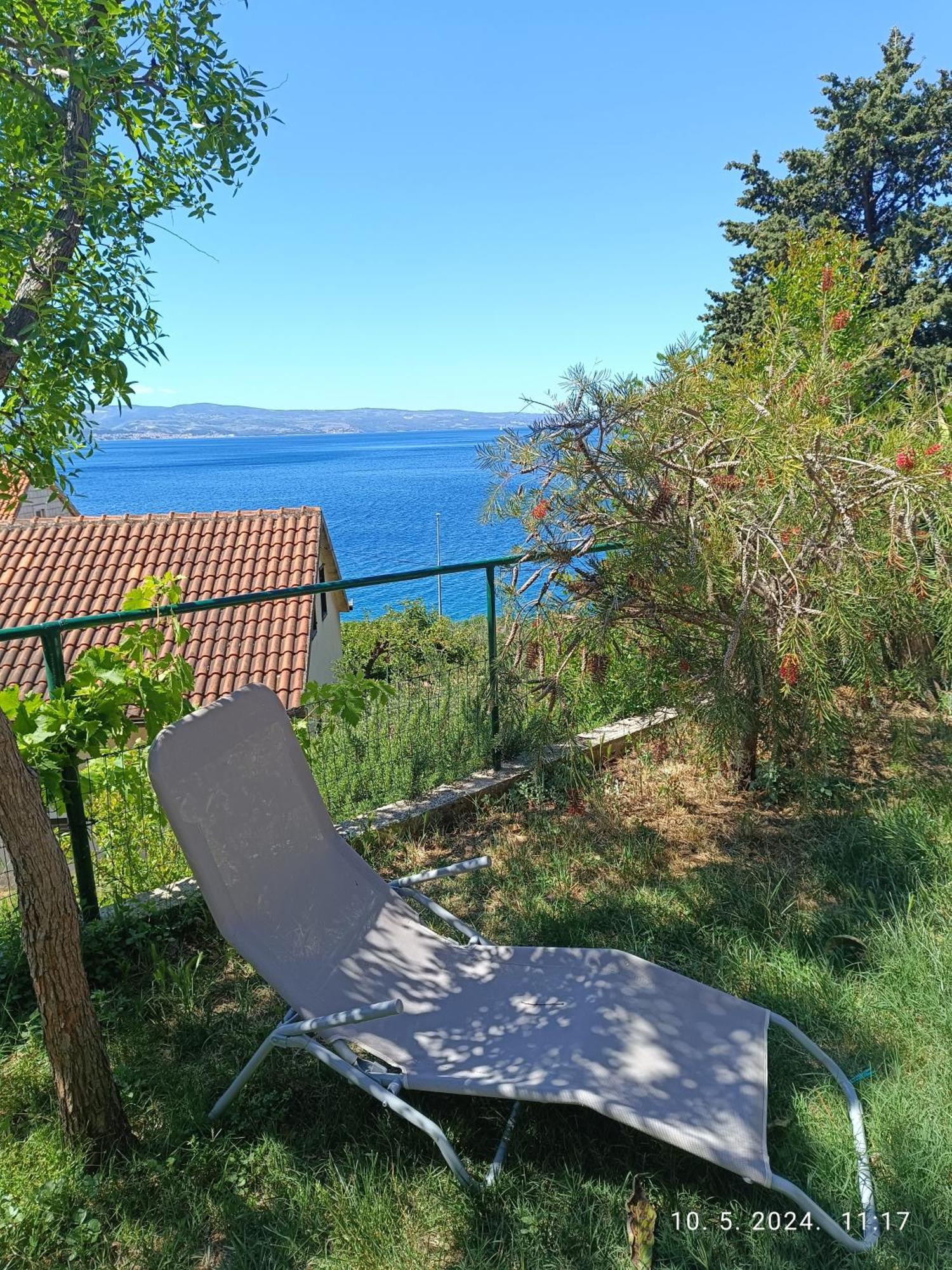 Appartamento Leonica Omiš Esterno foto