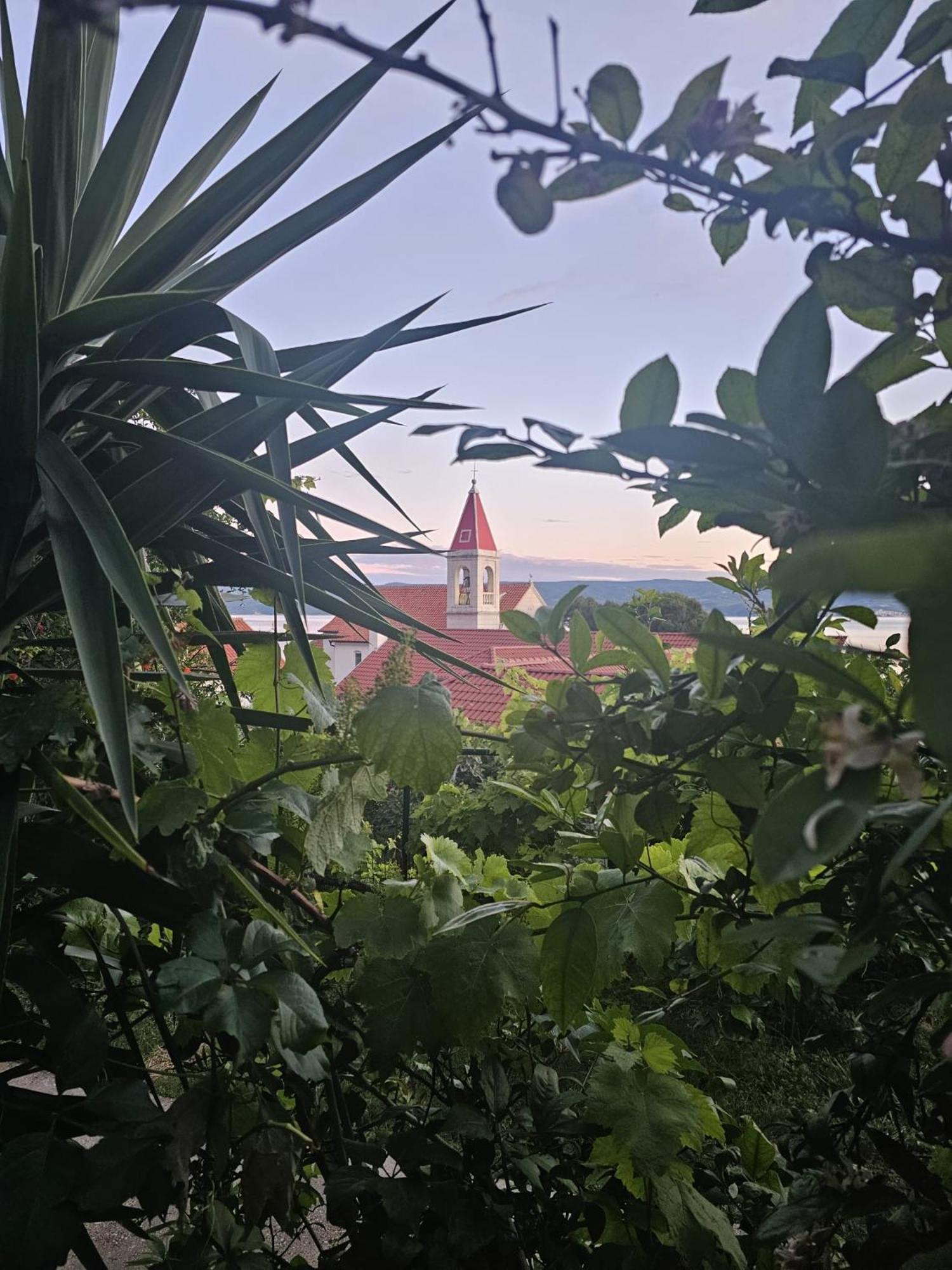 Appartamento Leonica Omiš Esterno foto