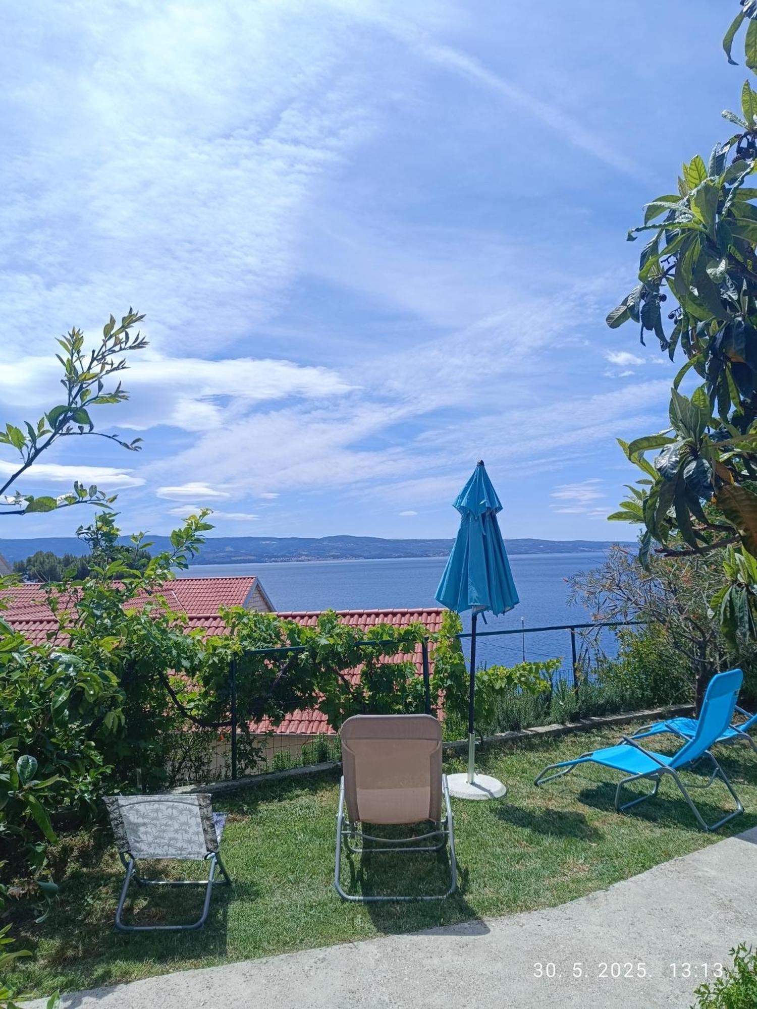 Appartamento Leonica Omiš Esterno foto