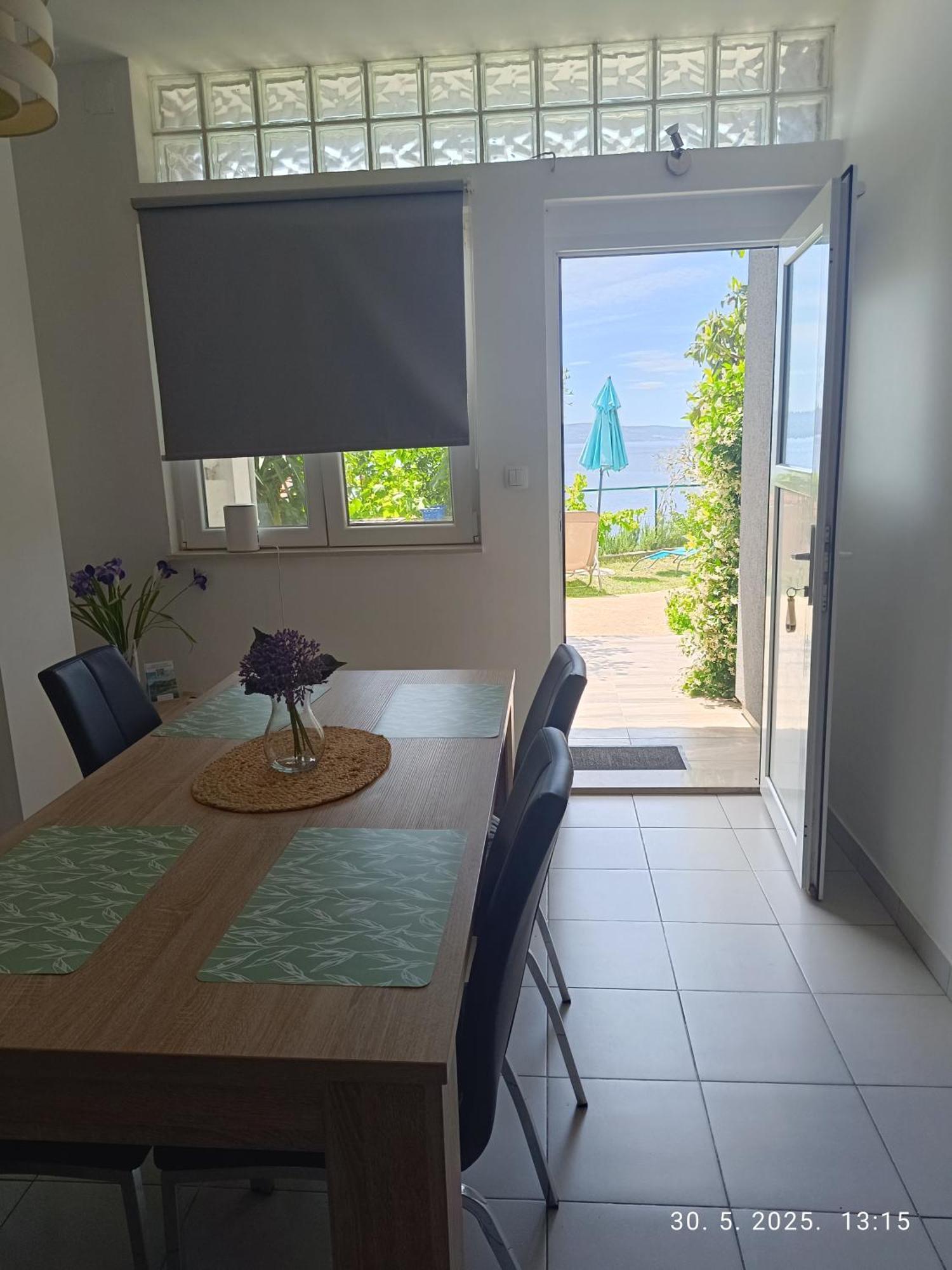 Appartamento Leonica Omiš Esterno foto