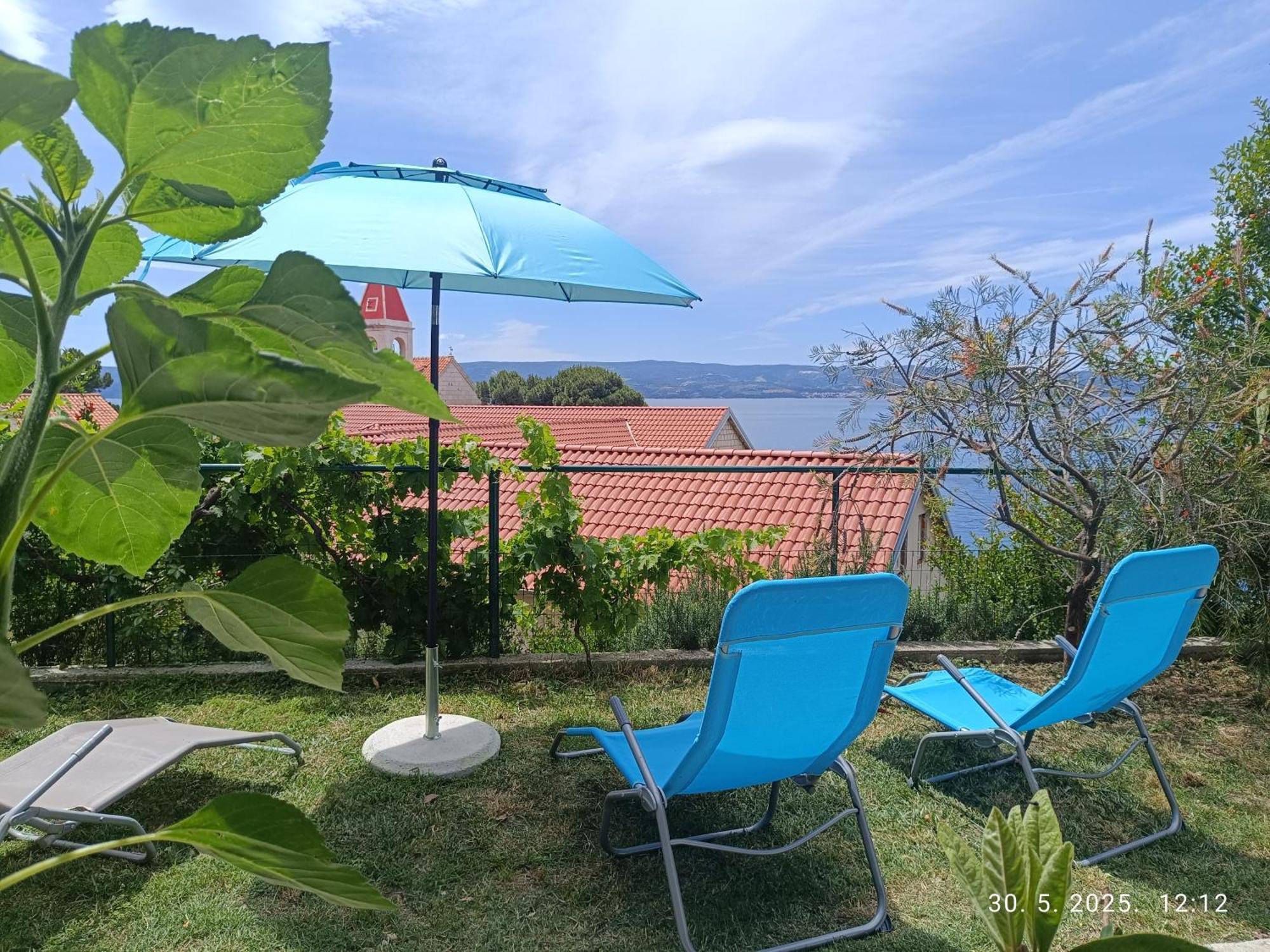 Appartamento Leonica Omiš Esterno foto