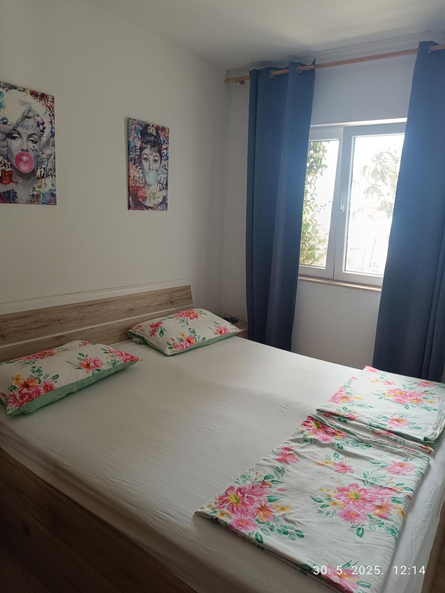 Appartamento Leonica Omiš Esterno foto